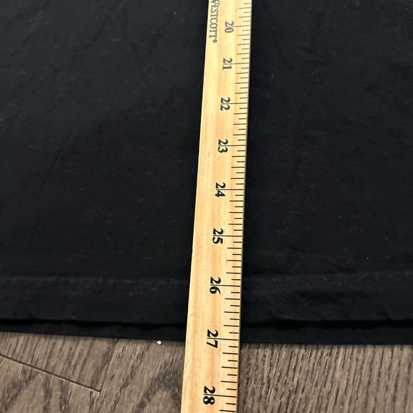 Kiss Black Short Sleeve Tee Iconic Band Graphics - Picture 3 of 6